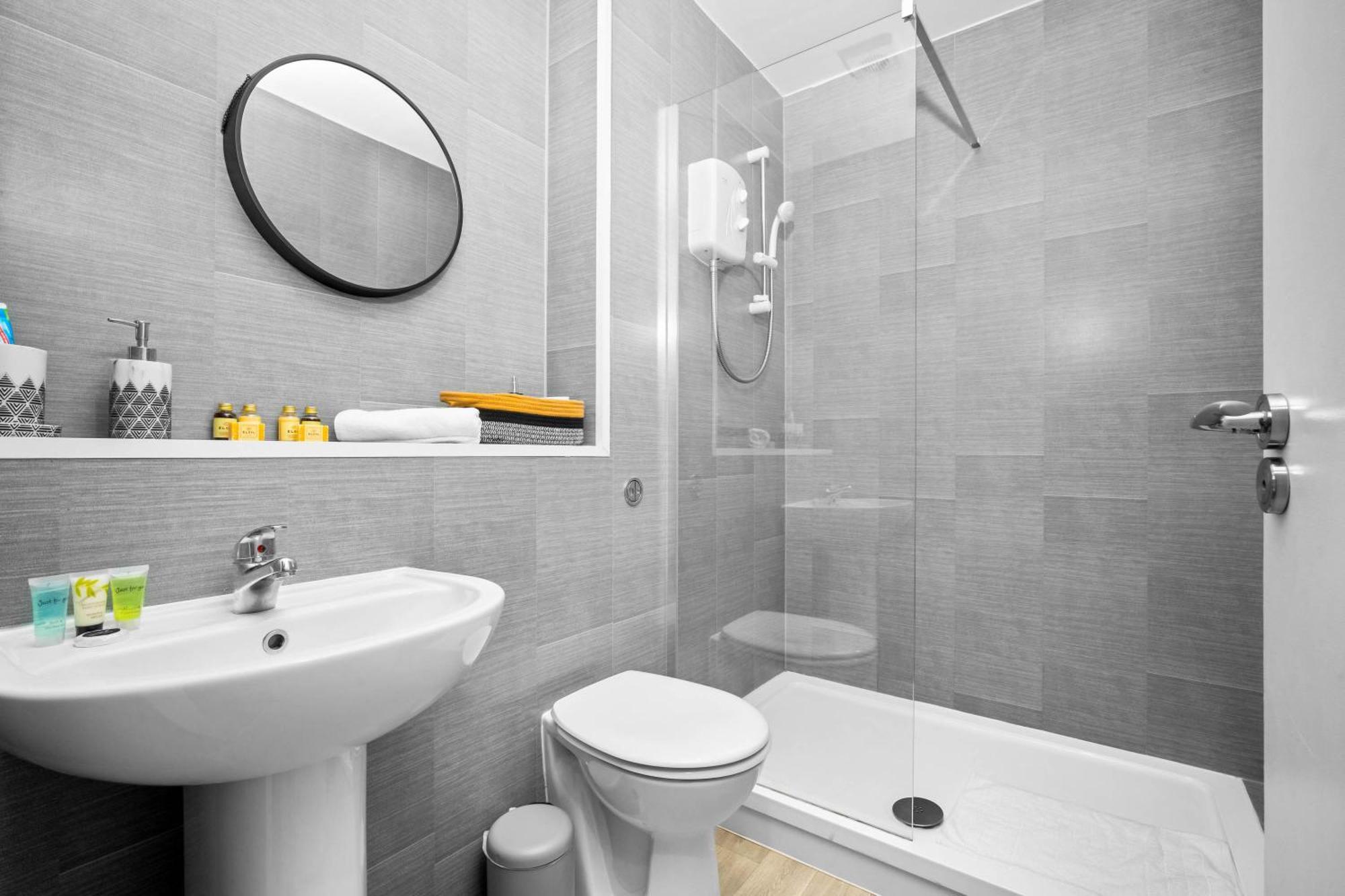 Luxury Apartment - Secure Parking - Gated Development - Near Jq & Birmingham City Centre 6Sh Bagian luar foto